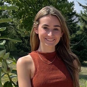 Meet your Posher, Chloe